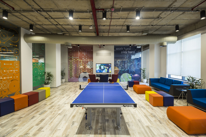 移動設(shè)備公司2550平辦公室設(shè)計實景-第5張圖片-上海古都建筑設(shè)計集團(tuán) 移動設(shè)備公司2550平辦公室設(shè)計實景-第5張圖片-上海古都建筑設(shè)計集團(tuán)