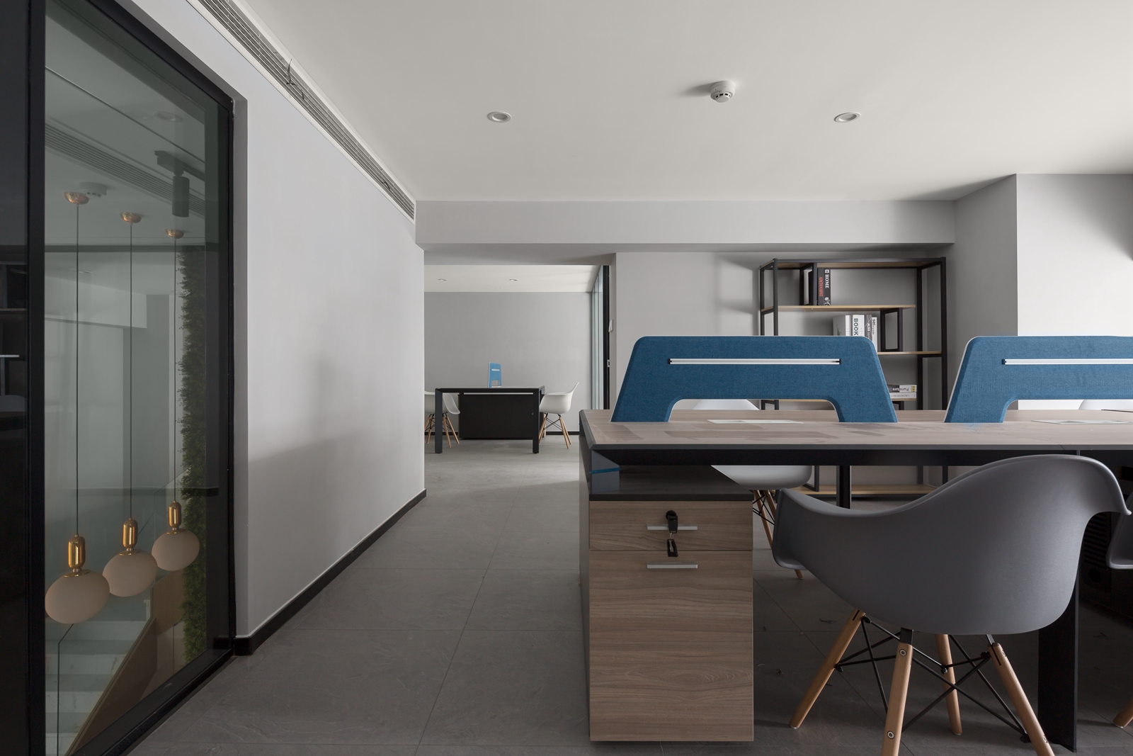 徐匯區(qū)辦公室裝修高挑復(fù)式設(shè)計(jì)-第4張圖片-上海古都建筑設(shè)計(jì)集團(tuán) 徐匯區(qū)辦公室裝修高挑復(fù)式設(shè)計(jì)-第4張圖片-上海古都建筑設(shè)計(jì)集團(tuán)