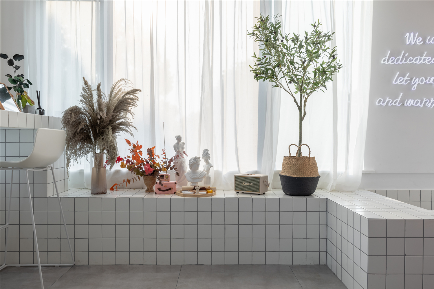 長寧區(qū)120平美容店辦公室裝修設(shè)計-第3張圖片-上海古都建筑設(shè)計集團(tuán)