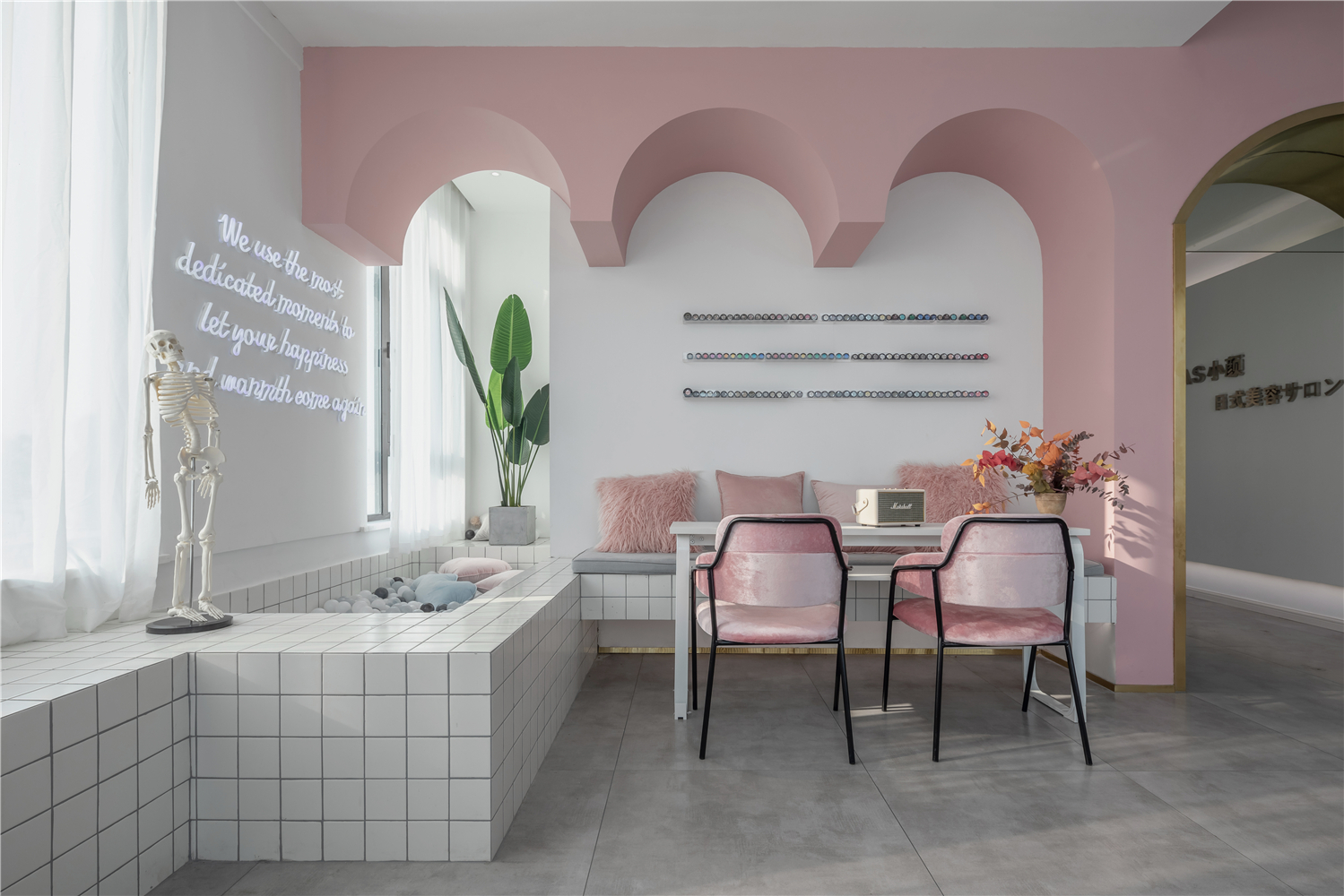 長寧區(qū)120平美容店辦公室裝修設(shè)計-第4張圖片-上海古都建筑設(shè)計集團(tuán)