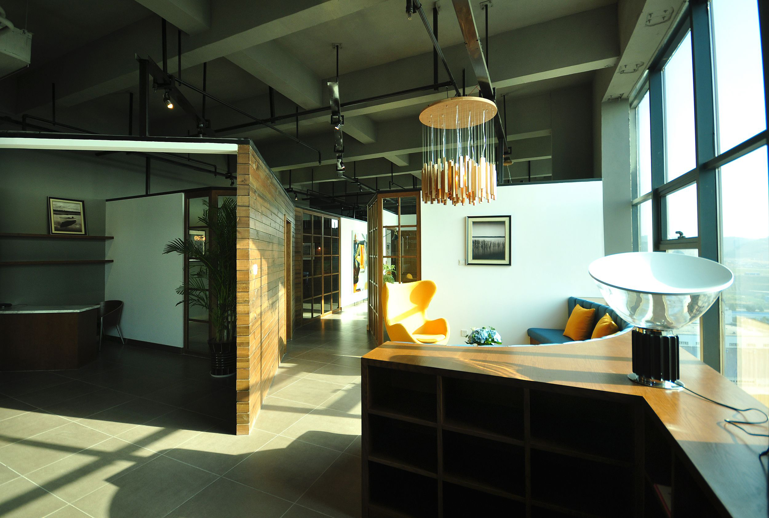 黃昏下簡(jiǎn)約風(fēng)格辦公室裝修設(shè)計(jì)效果圖-第1張圖片-上海古都建筑設(shè)計(jì)集團(tuán) 黃昏下簡(jiǎn)約風(fēng)格辦公室裝修設(shè)計(jì)效果圖-第1張圖片-上海古都建筑設(shè)計(jì)集團(tuán)