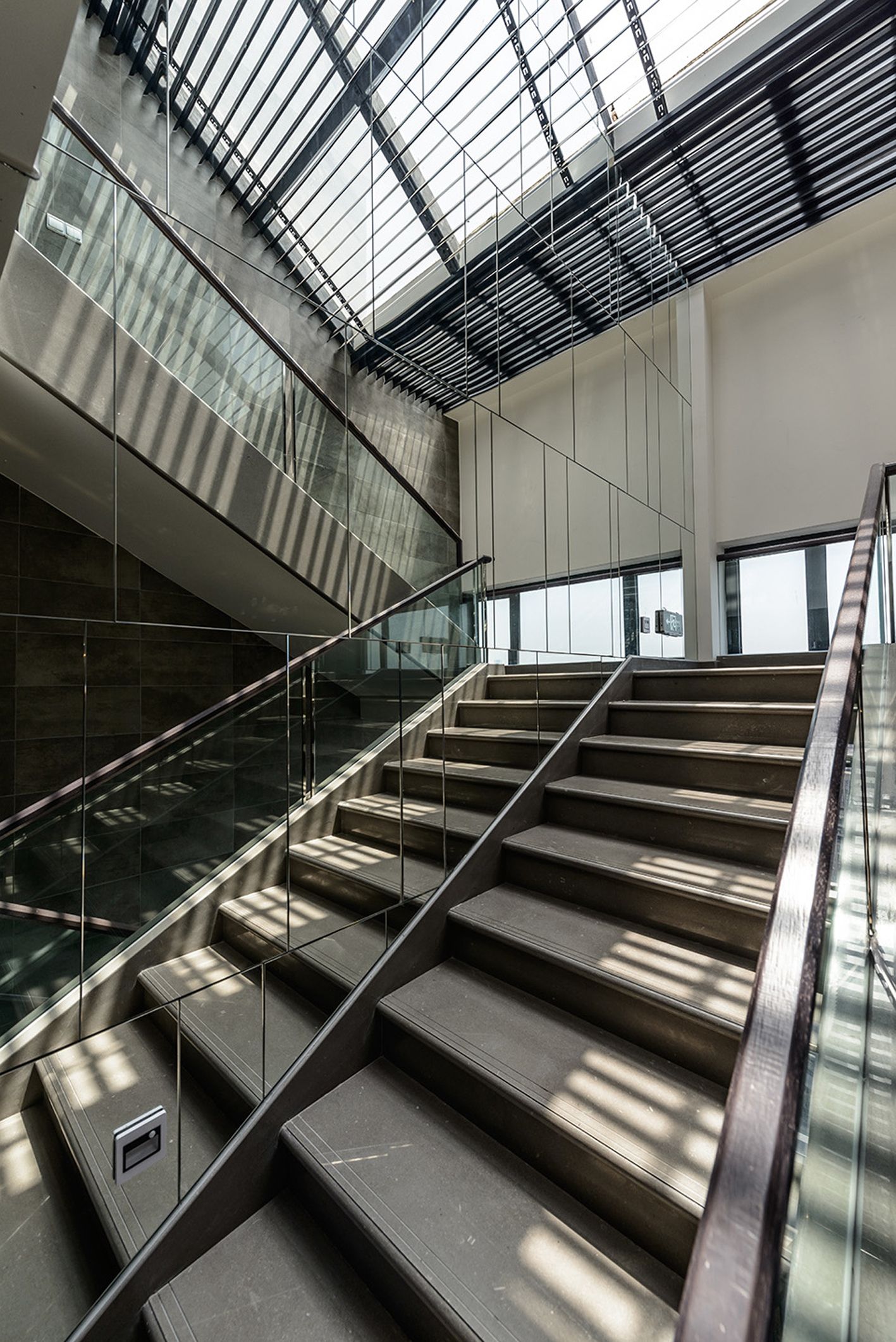 上海形態(tài)創(chuàng)意辦公室裝修設(shè)計(jì)-第7張圖片-上海古都建筑設(shè)計(jì)集團(tuán) 上海形態(tài)創(chuàng)意辦公室裝修設(shè)計(jì)-第7張圖片-上海古都建筑設(shè)計(jì)集團(tuán)