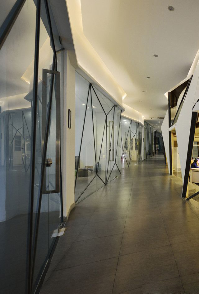 浦東新區(qū)科技風(fēng)辦公室裝修設(shè)計(jì)-第7張圖片-上海古都建筑設(shè)計(jì)集團(tuán) 浦東新區(qū)科技風(fēng)辦公室裝修設(shè)計(jì)-第7張圖片-上海古都建筑設(shè)計(jì)集團(tuán)