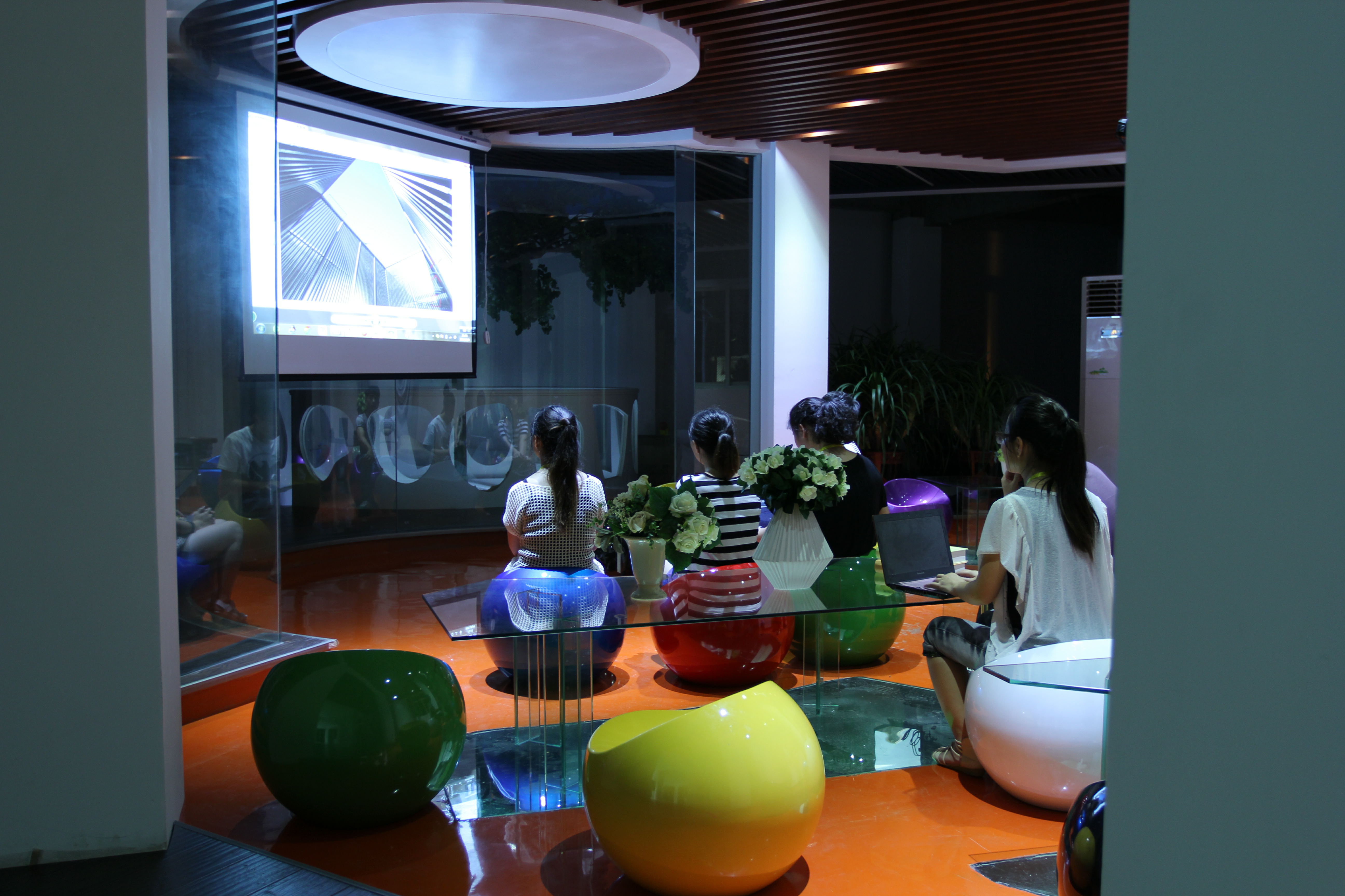 元裝風(fēng)格辦公室裝修設(shè)計(jì)-第1張圖片-上海古都建筑設(shè)計(jì)集團(tuán) 元裝風(fēng)格辦公室裝修設(shè)計(jì)-第1張圖片-上海古都建筑設(shè)計(jì)集團(tuán)