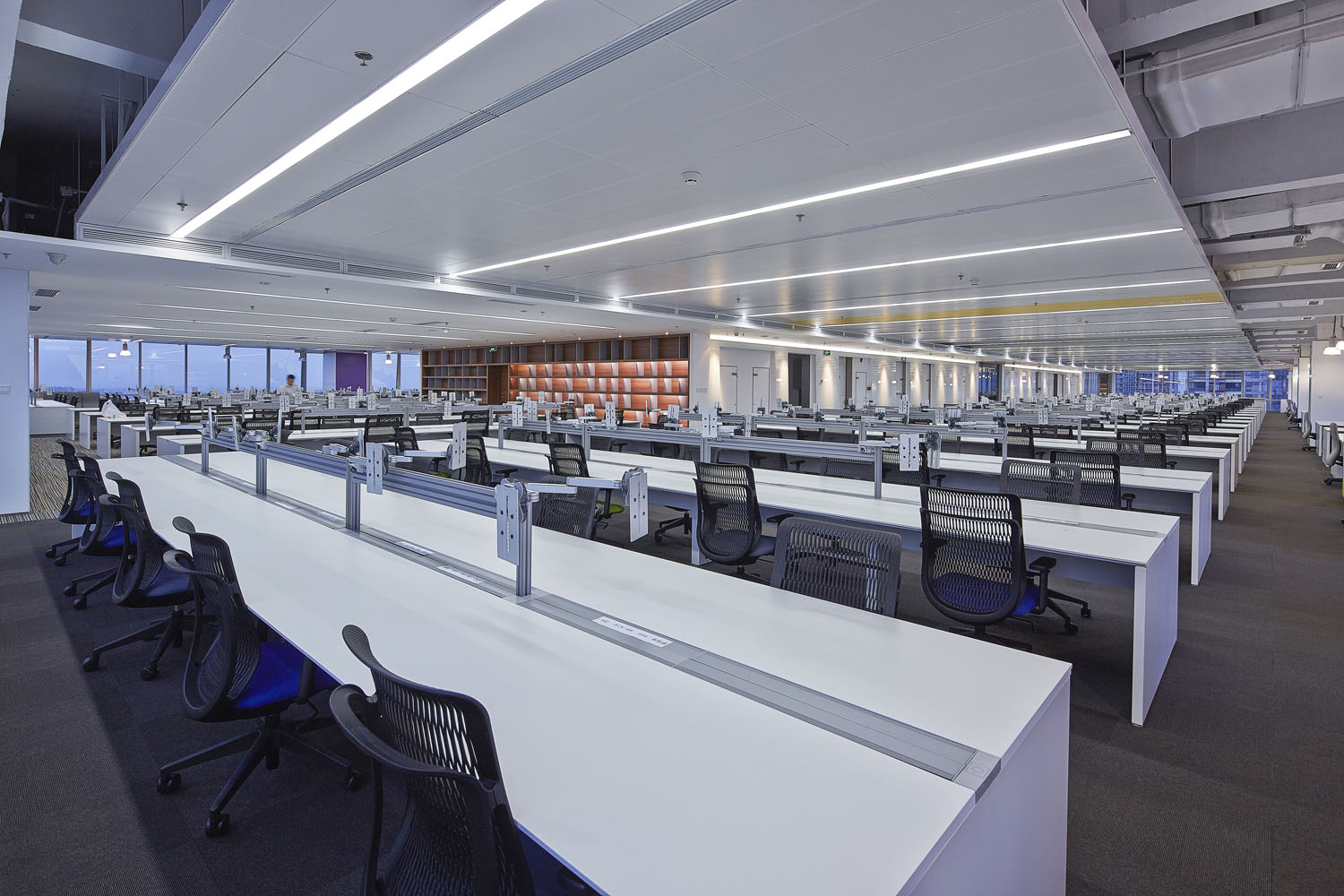 現(xiàn)代科技風(fēng)辦公室裝修設(shè)計效果圖-第2張圖片-上海古都建筑設(shè)計集團(tuán) 現(xiàn)代科技風(fēng)辦公室裝修設(shè)計效果圖-第2張圖片-上海古都建筑設(shè)計集團(tuán)