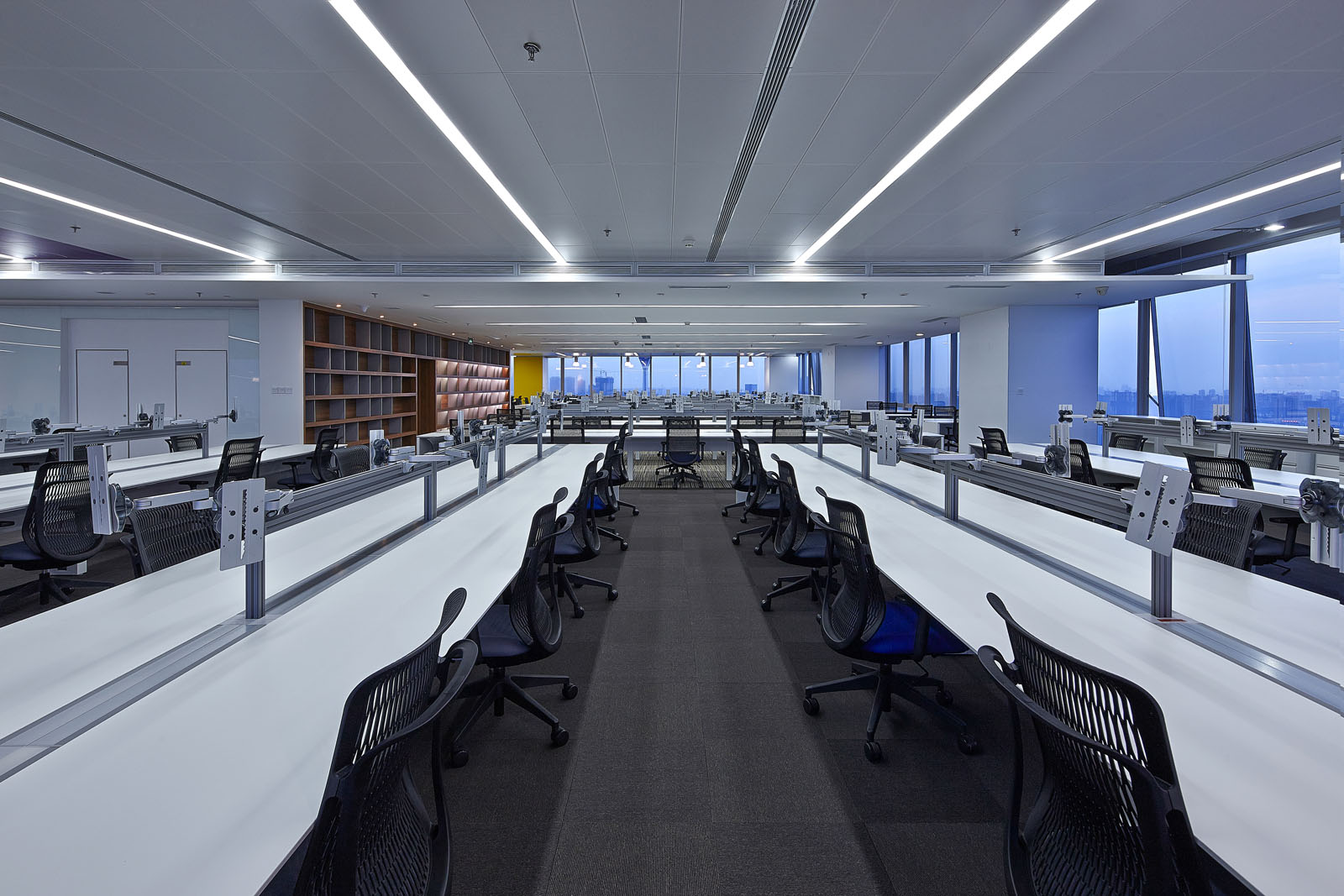 現(xiàn)代科技風(fēng)辦公室裝修設(shè)計效果圖-第5張圖片-上海古都建筑設(shè)計集團(tuán) 現(xiàn)代科技風(fēng)辦公室裝修設(shè)計效果圖-第5張圖片-上海古都建筑設(shè)計集團(tuán)