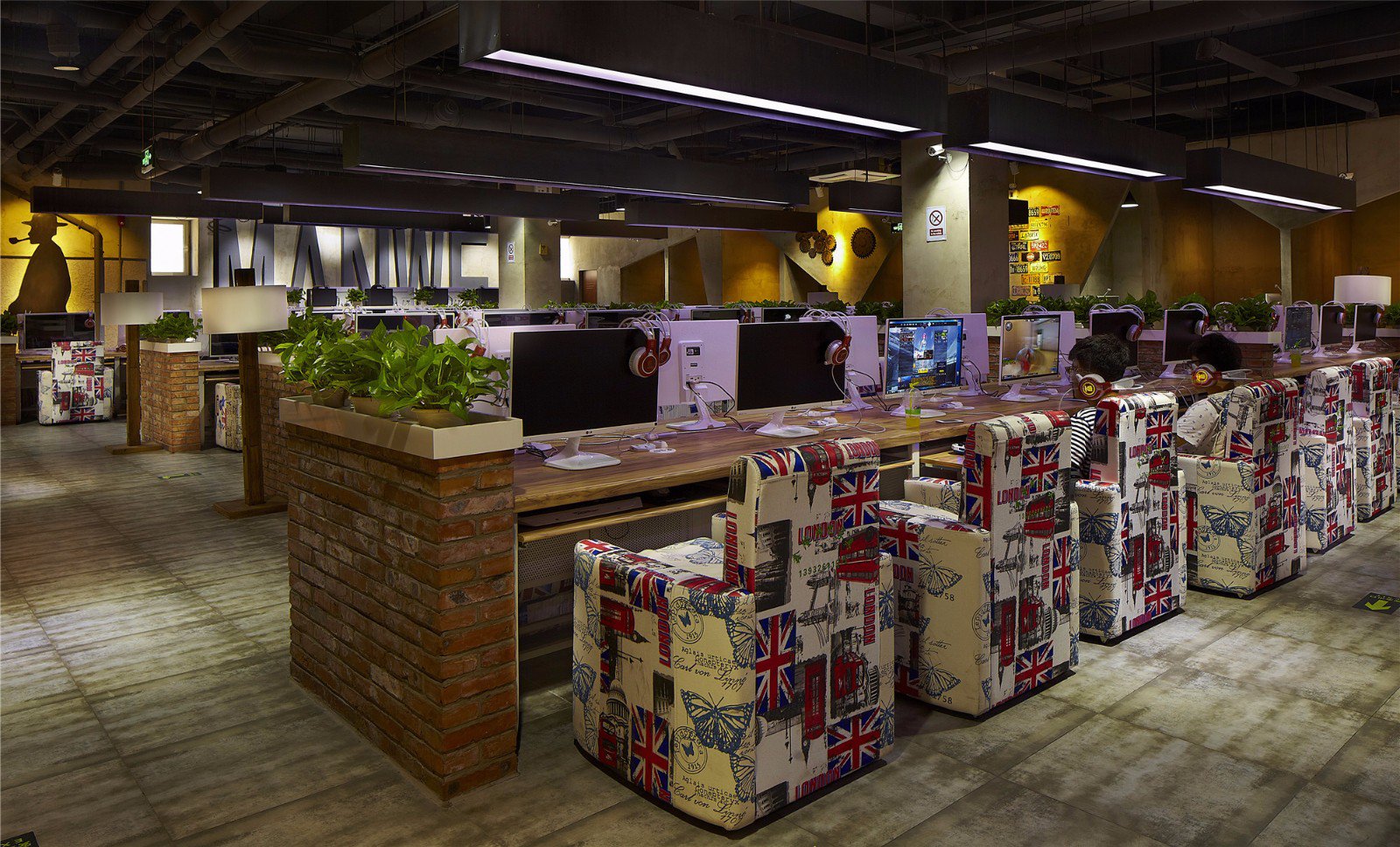 浦東新區(qū)工業(yè)風(fēng)網(wǎng)吧裝修設(shè)計(jì)-第2張圖片-上海古都建筑設(shè)計(jì)集團(tuán) 浦東新區(qū)工業(yè)風(fēng)網(wǎng)吧裝修設(shè)計(jì)-第2張圖片-上海古都建筑設(shè)計(jì)集團(tuán)