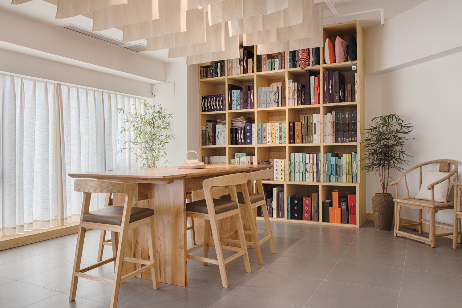 日式布料展廳裝修設(shè)計(jì)-第4張圖片-上海古都建筑設(shè)計(jì)集團(tuán) 日式布料展廳裝修設(shè)計(jì)-第4張圖片-上海古都建筑設(shè)計(jì)集團(tuán)