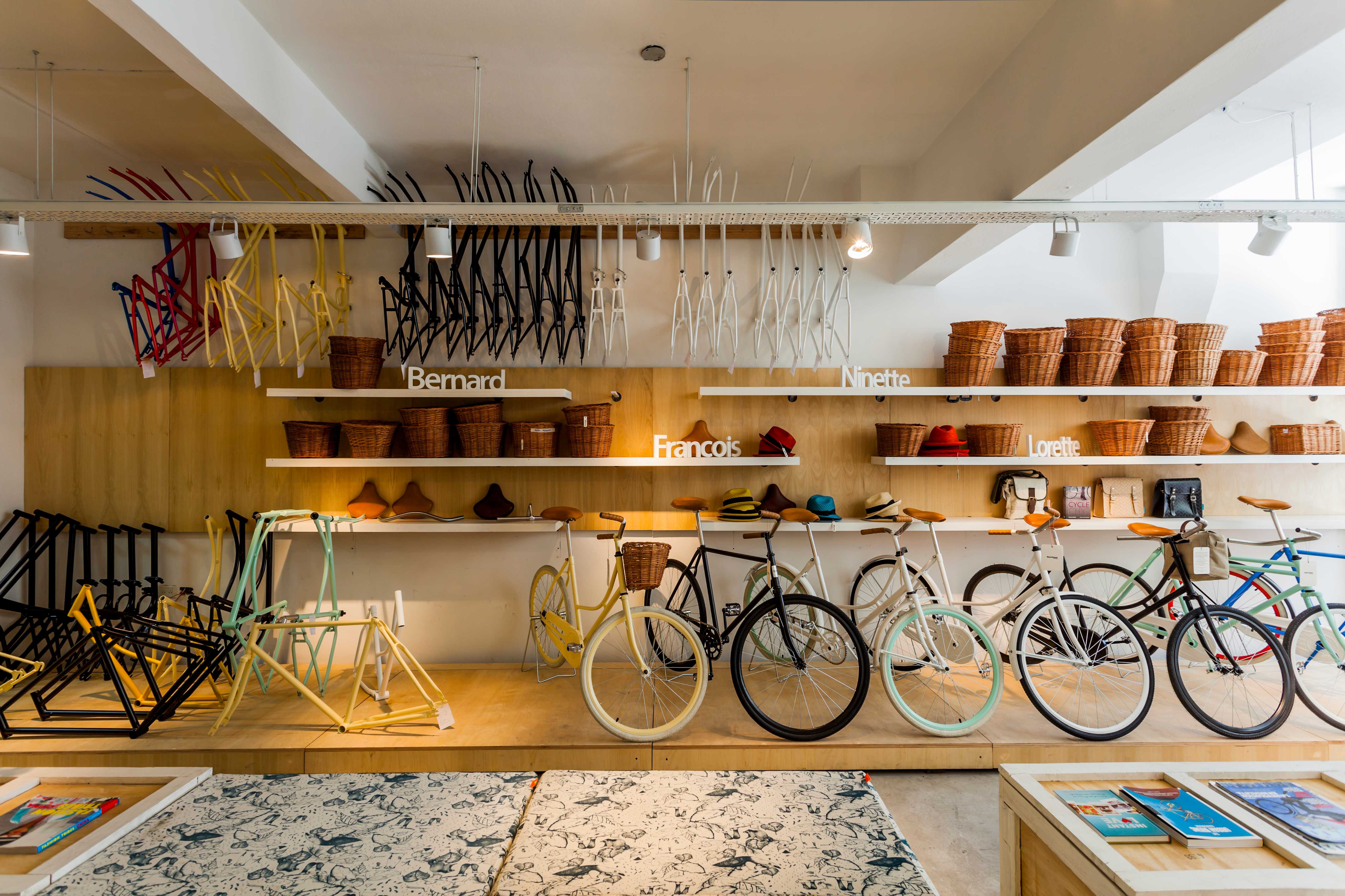 原木簡約風(fēng)格自行車店裝修設(shè)計-第4張圖片-上海古都建筑設(shè)計集團 原木簡約風(fēng)格自行車店裝修設(shè)計-第4張圖片-上海古都建筑設(shè)計集團