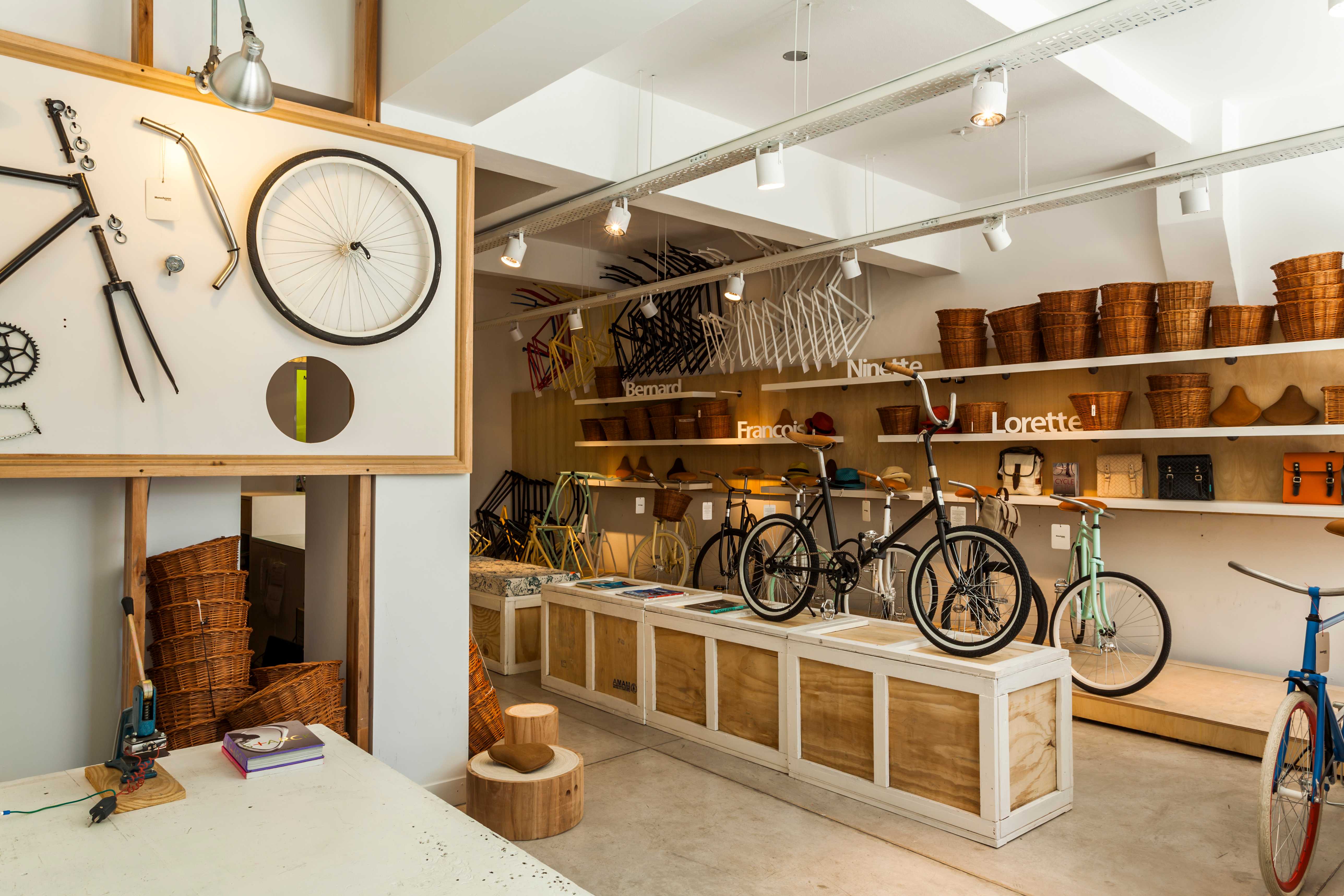 原木簡約風(fēng)格自行車店裝修設(shè)計-第6張圖片-上海古都建筑設(shè)計集團 原木簡約風(fēng)格自行車店裝修設(shè)計-第6張圖片-上海古都建筑設(shè)計集團