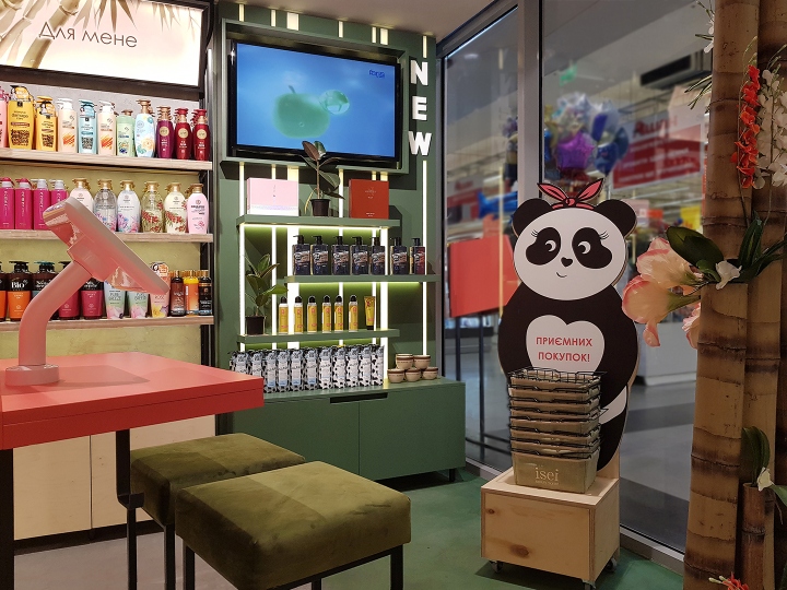 清新簡(jiǎn)約風(fēng)格化妝品店裝修設(shè)計(jì)-第3張圖片-上海古都建筑設(shè)計(jì)集團(tuán) 清新簡(jiǎn)約風(fēng)格化妝品店裝修設(shè)計(jì)-第3張圖片-上海古都建筑設(shè)計(jì)集團(tuán)