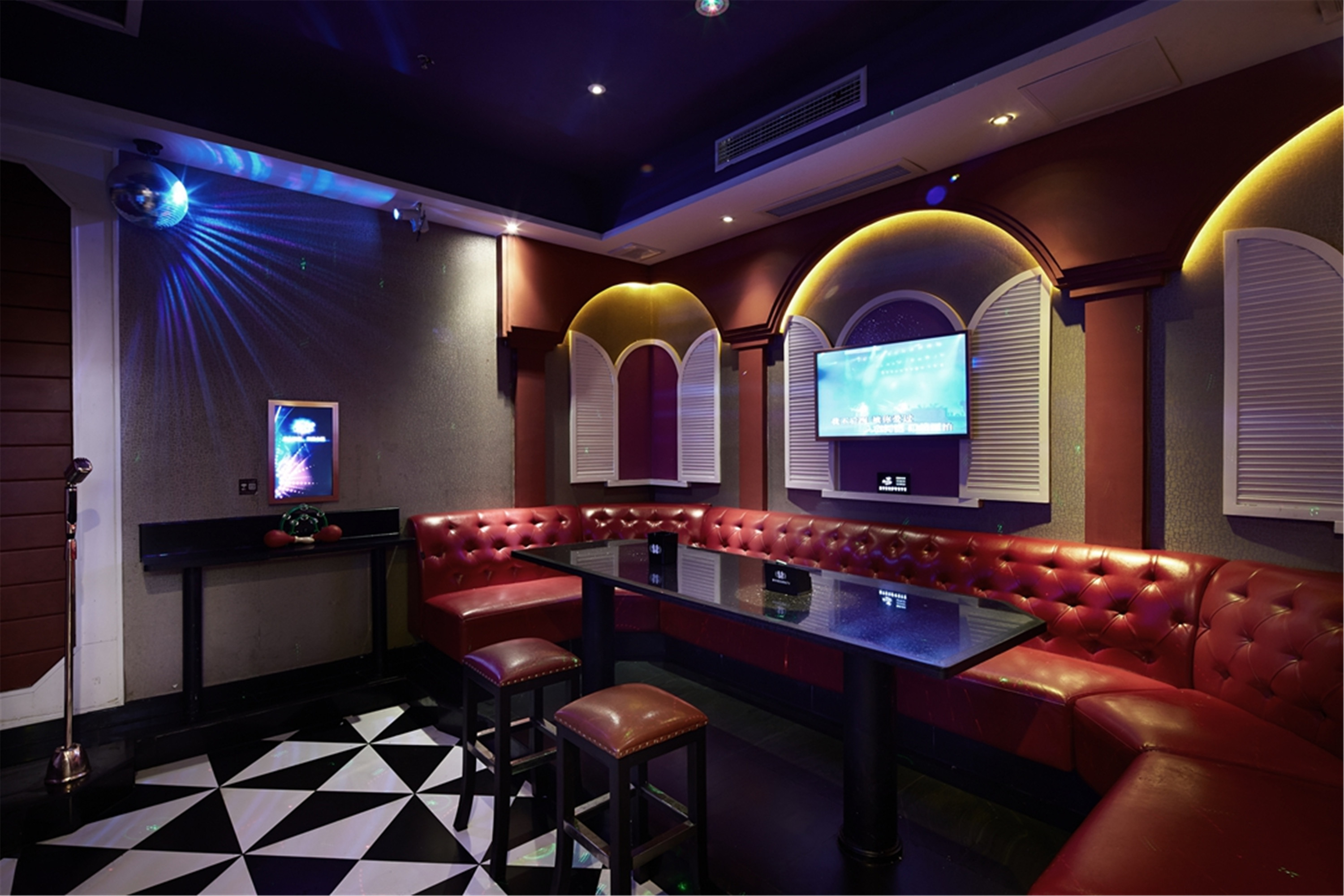 現(xiàn)代工業(yè)風KTV裝修設計-第1張圖片-上海古都建筑設計集團 現(xiàn)代工業(yè)風KTV裝修設計-第1張圖片-上海古都建筑設計集團